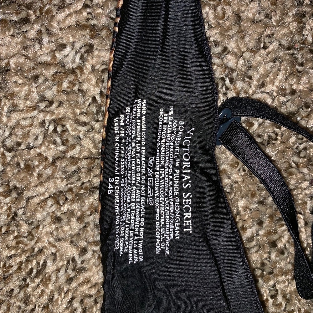 Victoria Secret Bras - Picture 4 of 7